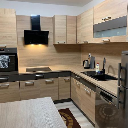 Apartmanovy Dom Magda Vrbov Exterior foto