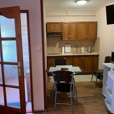Apartmanovy Dom Magda Vrbov Exterior foto