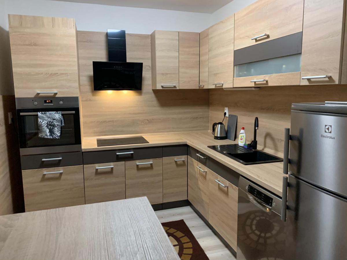 Apartmanovy Dom Magda Vrbov Exterior foto