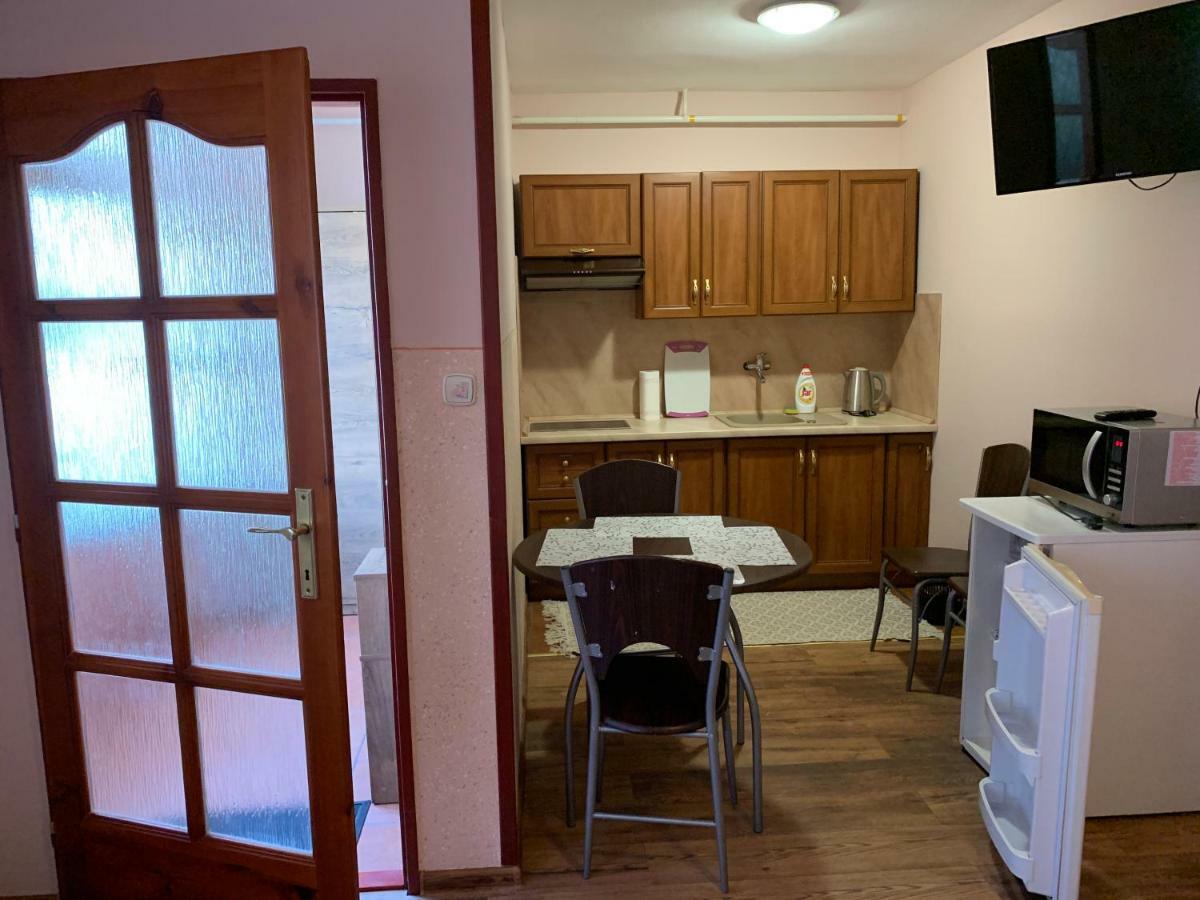 Apartmanovy Dom Magda Vrbov Exterior foto