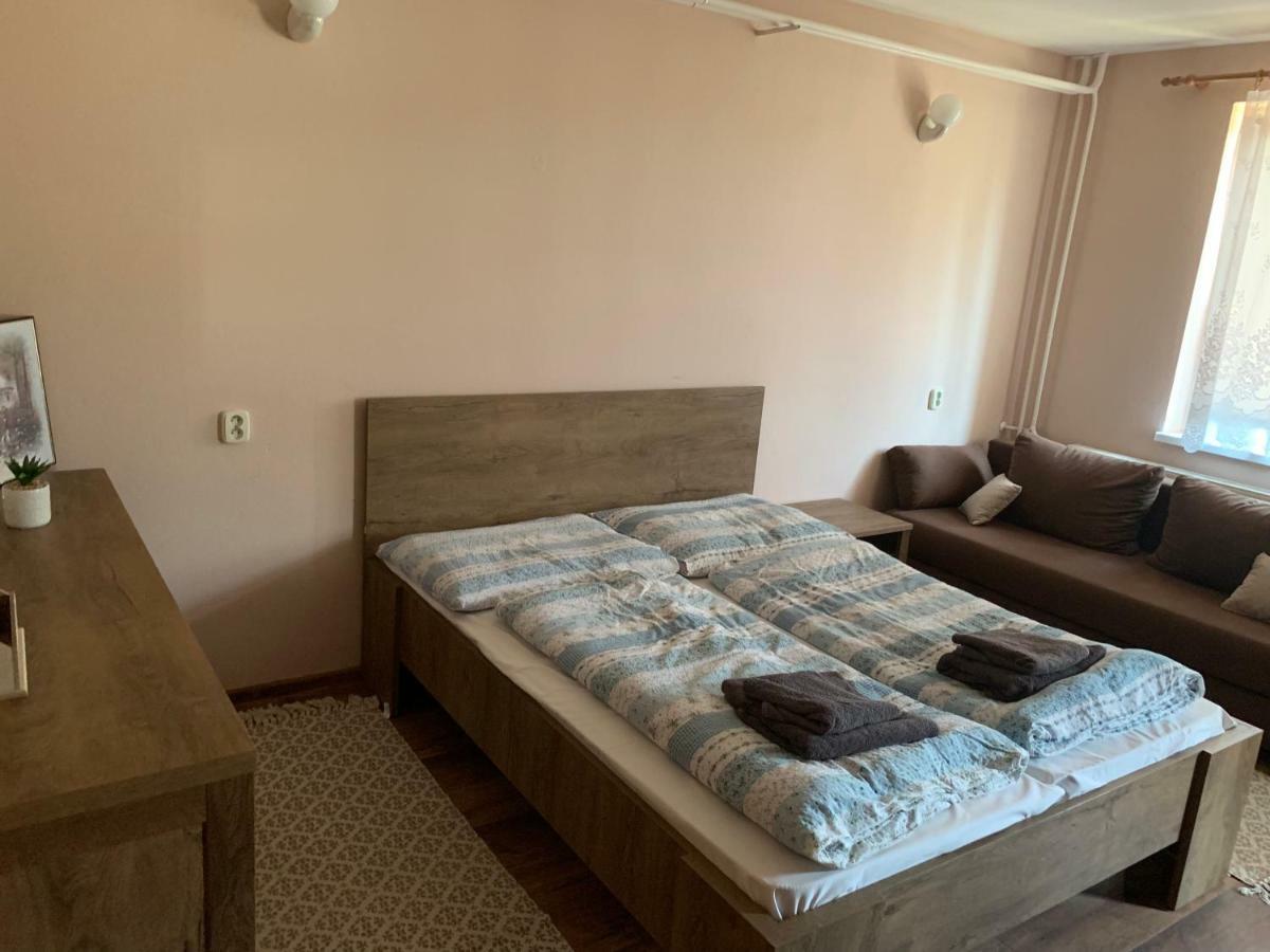 Apartmanovy Dom Magda Vrbov Exterior foto