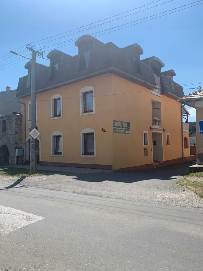 Apartmanovy Dom Magda Vrbov Exterior foto